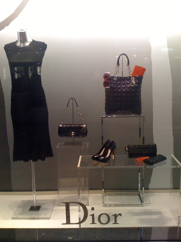 Dior always looks amazing and ladylike!